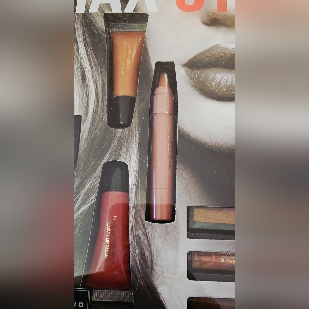 Max Studio Lip Collection - Picture 4 of 6